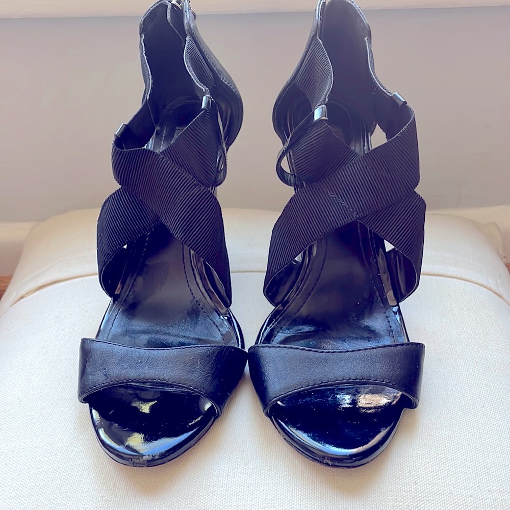 Sassy Strappy Shinny wedges!